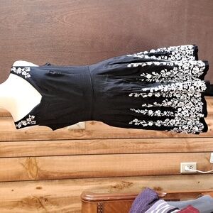 White House Black Market Black and White Floral Dress